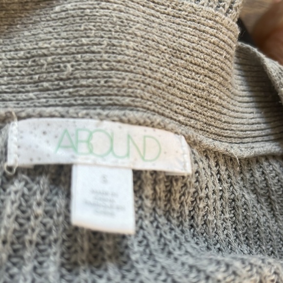 Abound Oversized Cropped Light Grey Button Up Cardigan - Picture 4 of 5